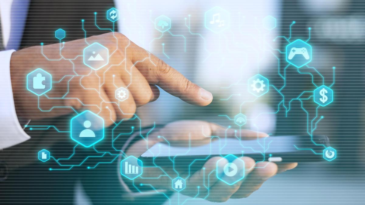 close-up-hand-holding-smartphone_65663600