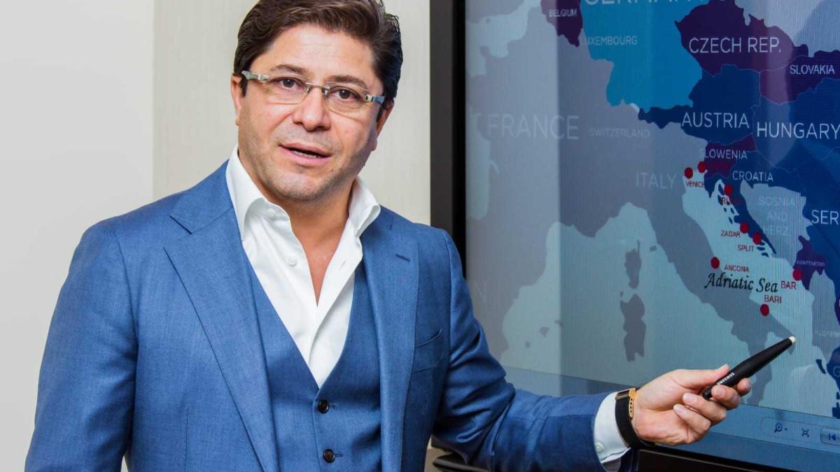 gruia-stoica_83633400