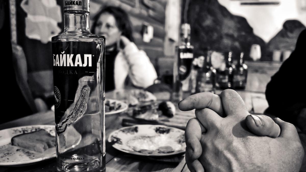 pexels-simon-berger-745875_38209600