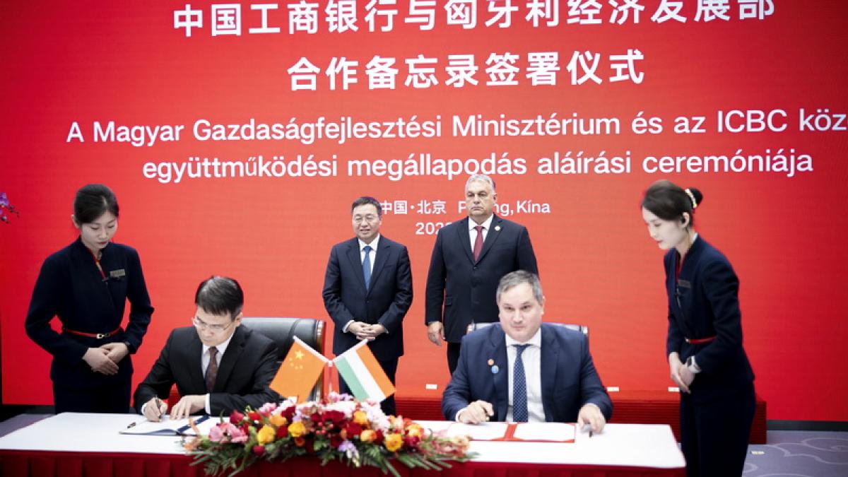 nagy-marton-viktor-orban_resize_19916600