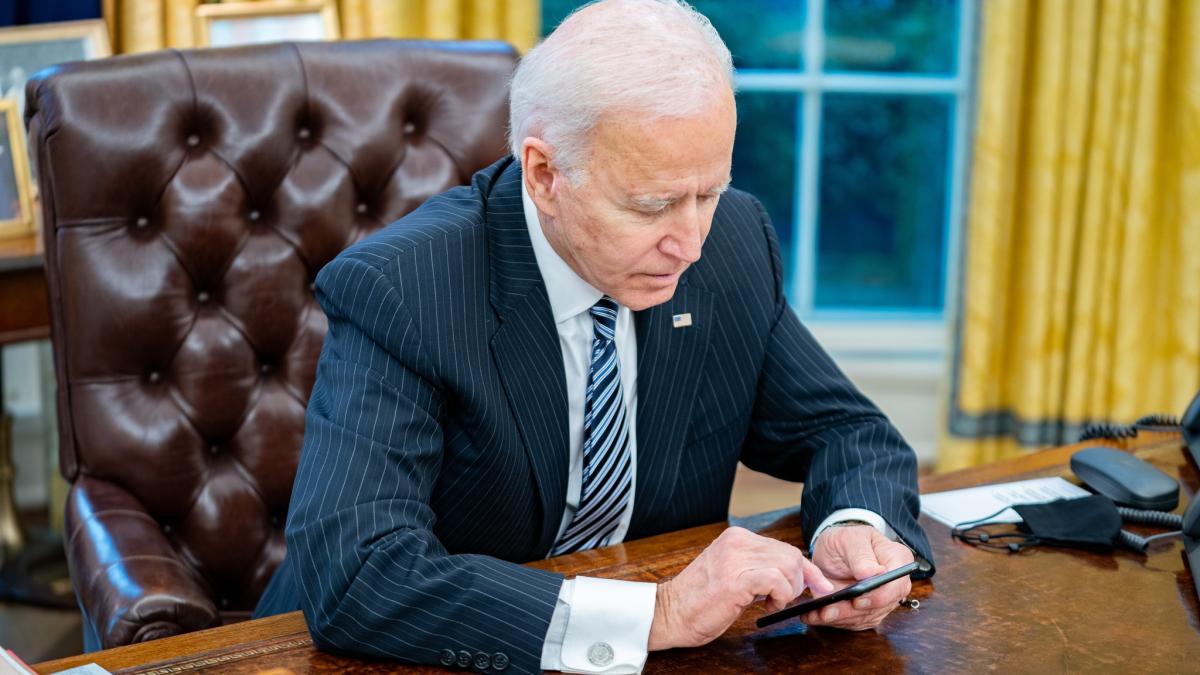 biden-telefon_63775400