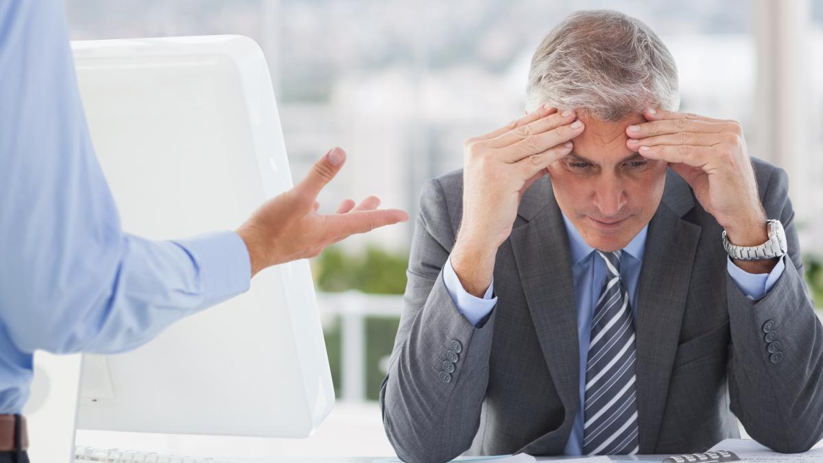 computer-literature-environment-thoughtful-sophisticated_92133700