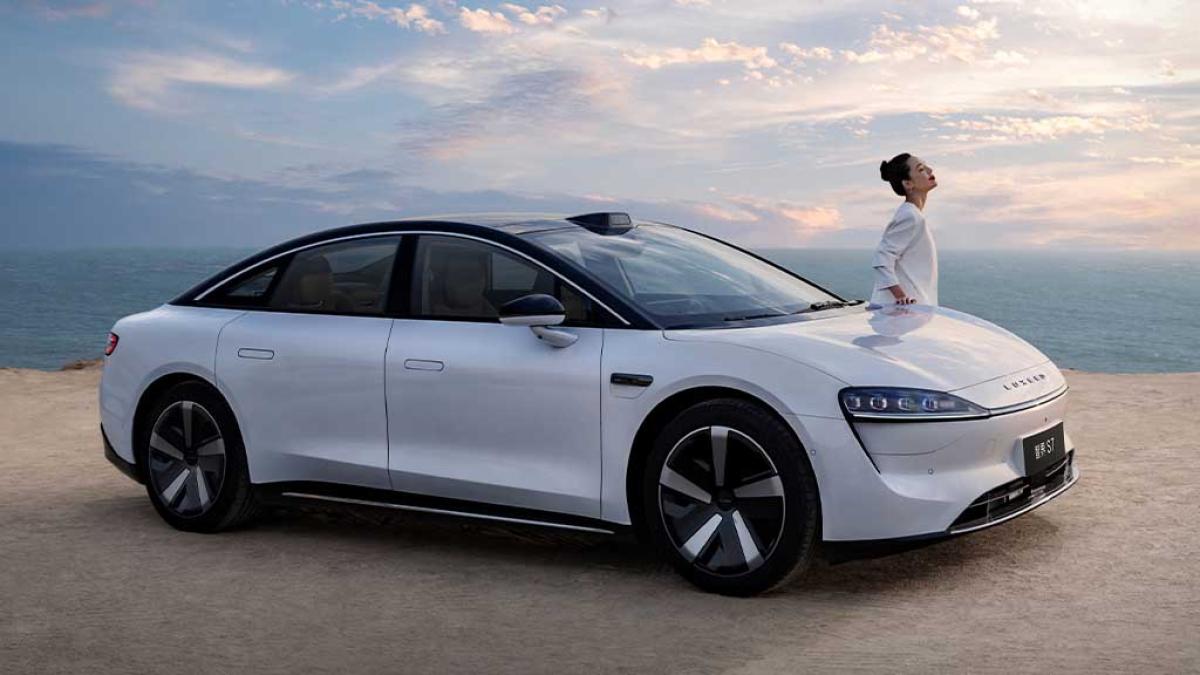 Huawei atacă Tesla. Noul vehicul electric al chinezilor întră în forță VIDEO