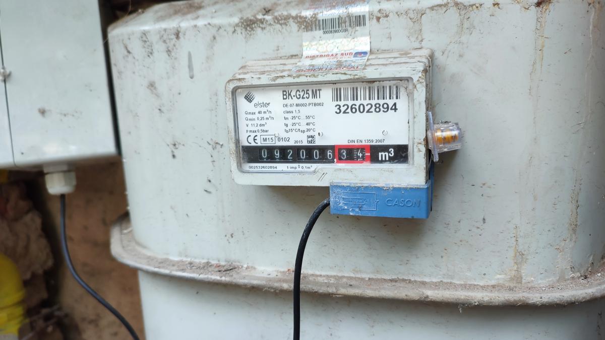 contor-gaze-2_99025700