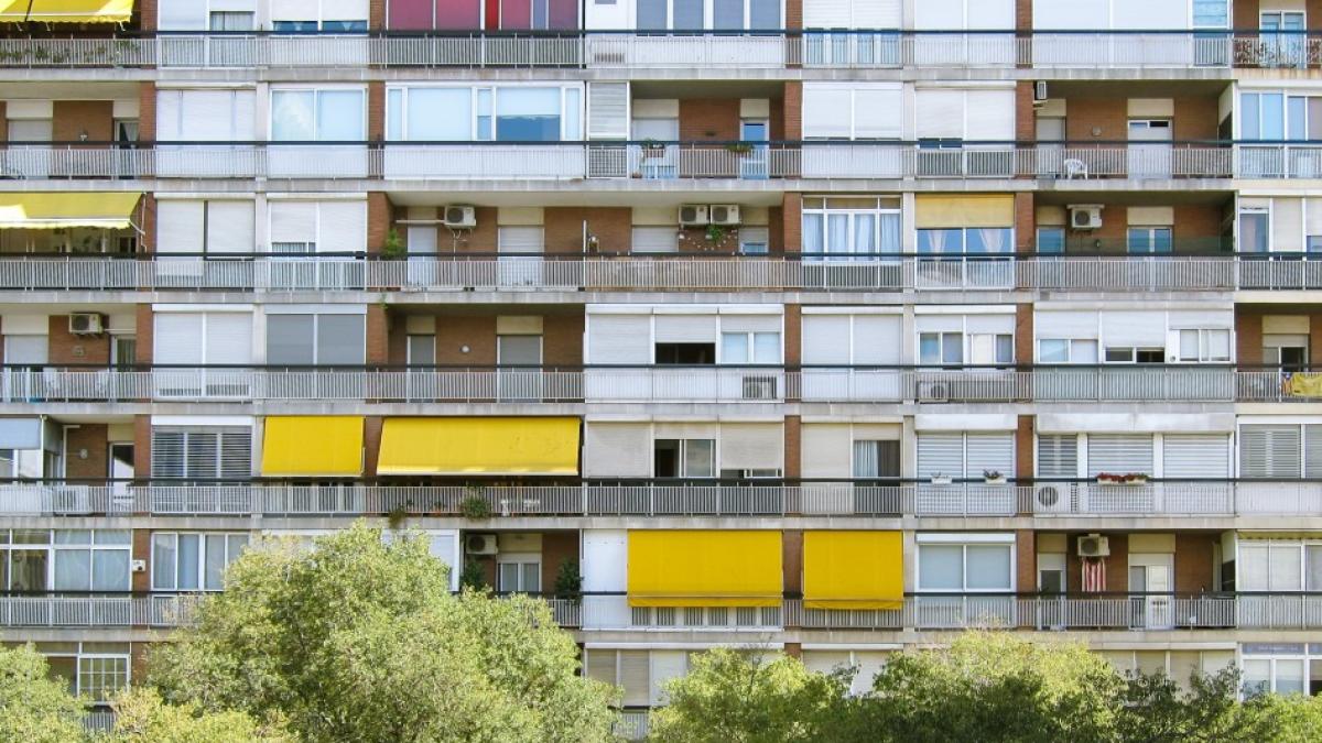 beautiful-symmetric-shot-long-apartment-building-1_99123600