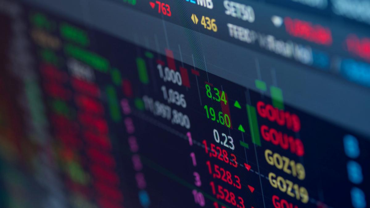 price-indicator-chart-from-stock-market-screen_25632700