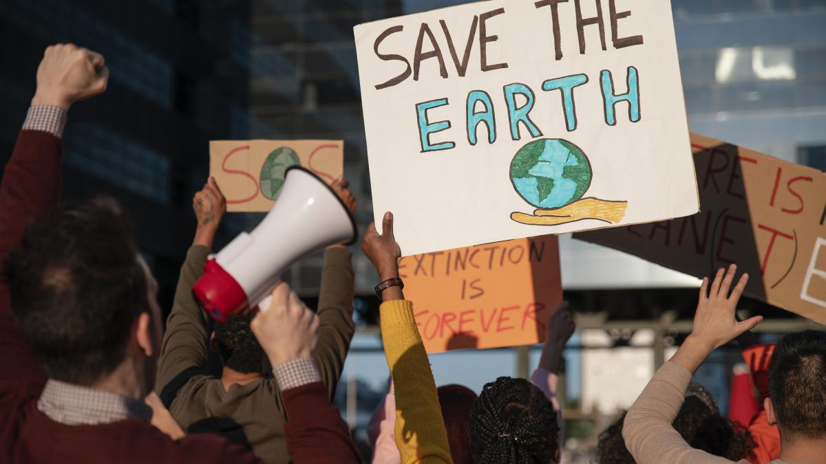 global-warming-protest_97926300