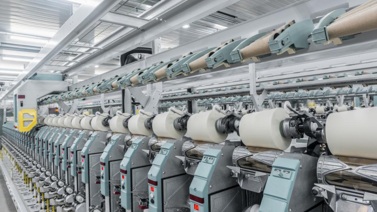machinery-equipment-workshop-production-thread-ndustrial-textile-factory_04901800