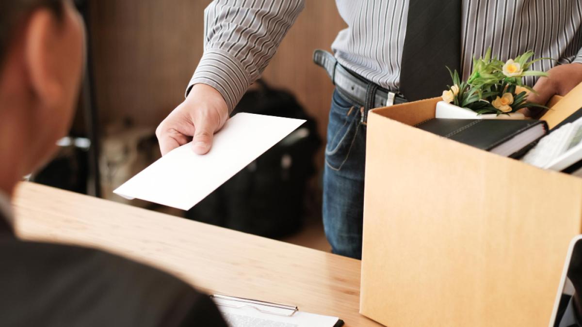 business-man-sending-resignation-letter-boss-holding-stuff-resign-depress-carrying-cardboard-box-by-desk-office_99412700