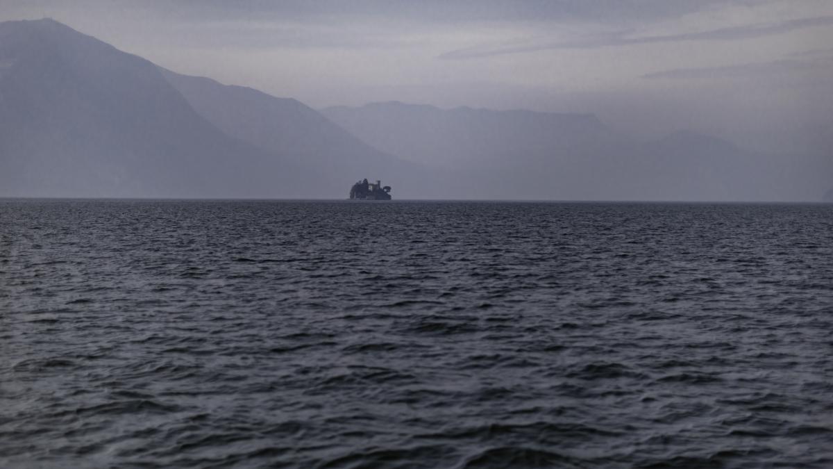 building-coast-iseo-lake-italy_74742100