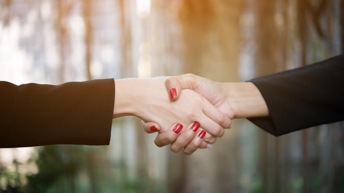 cooperation-achievement-hand-teamwork-businessman_48239200