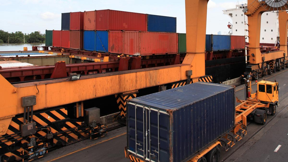 business-logistics-concept-container-cargo_10826700