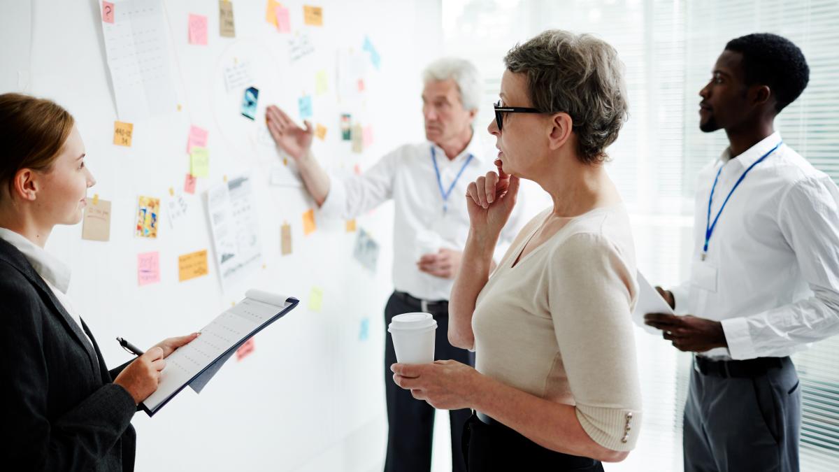 contemplating-about-crime-details_64922300