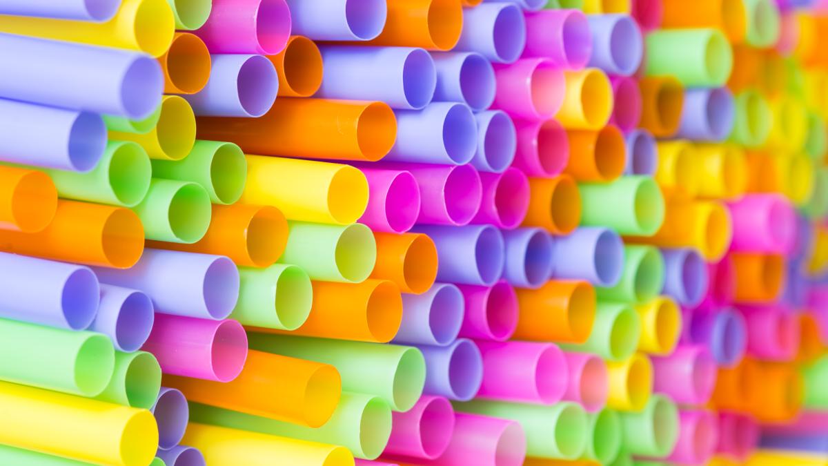 refreshment-soda-cool-juice-line_24027300