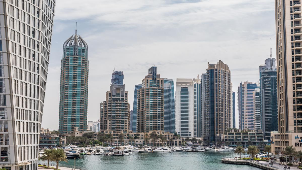 promenade-canal-dubai-marina-with-luxury-skyscrapers-around-united-arab-emirates_29324400