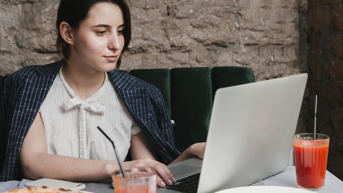 young-girl-working-laptop_81437700