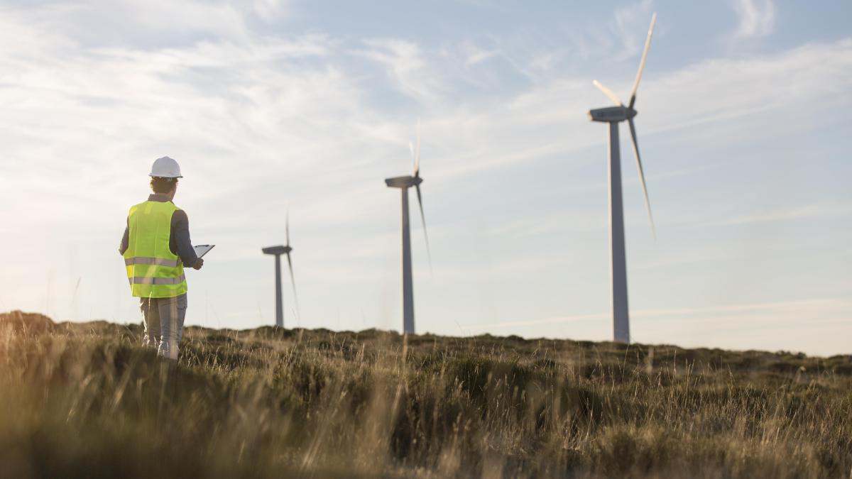 wind-farms-fields_27582900