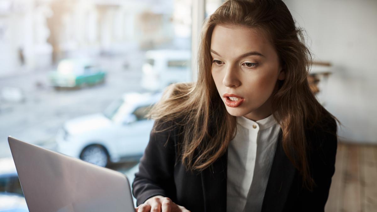 femeie-calculator_08711300