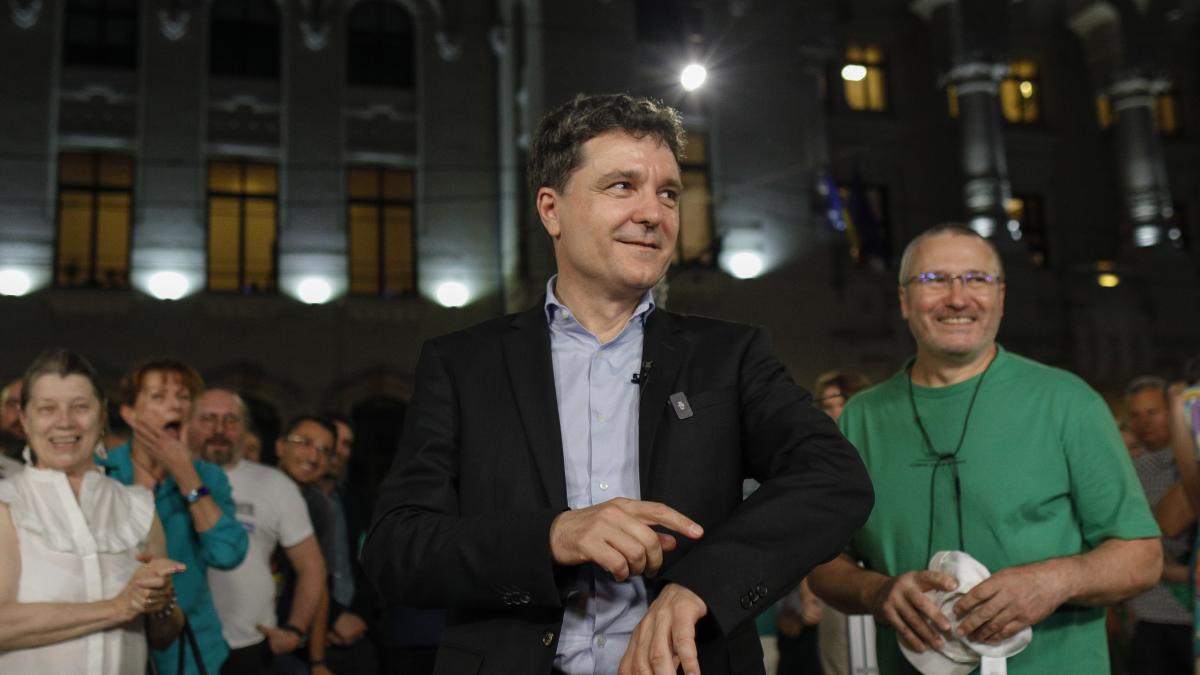 instant_nicusor_dan_exit-poll_004_inquam_photos_octav_ganea_28293800