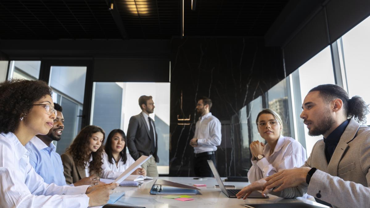 people-taking-part-business-event_41934100