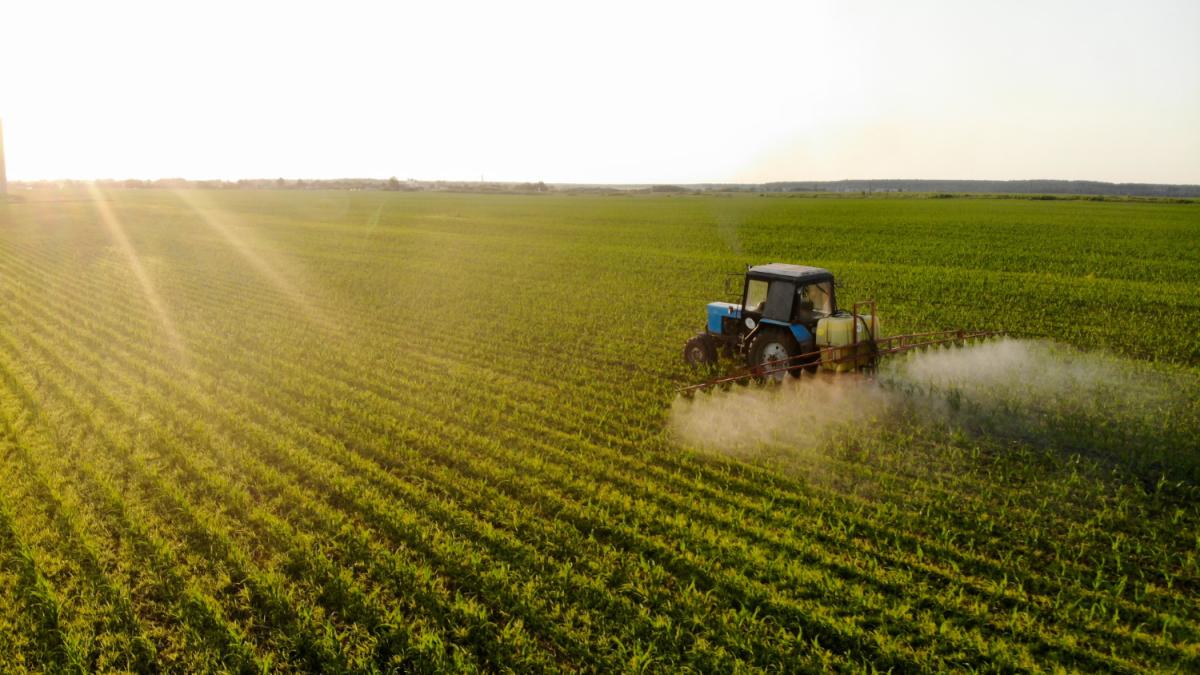 tractor-camp_05095100