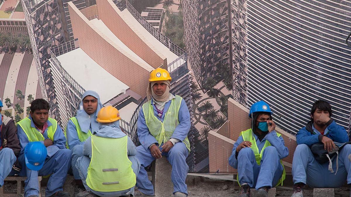 migrant_workers_in_west_bay_doha_89754700