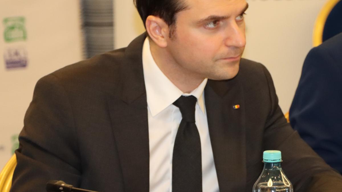 sebastian-burduja_03384000