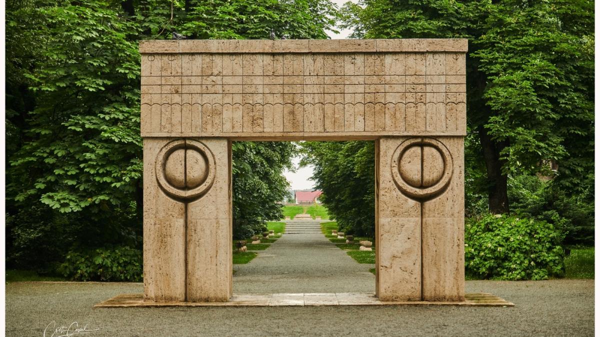 poarta-sarutului_19959900