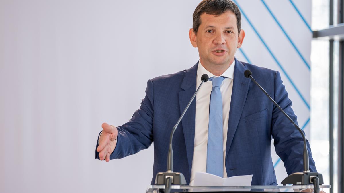 Despre investiții la Bursă. Adrian Tănase (BVB): S-a ajuns de la 50.000 la 200.000 de conturi deschise