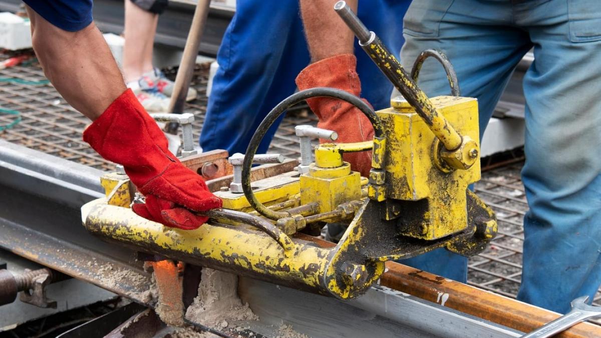 lucrari-tramvai_74121400