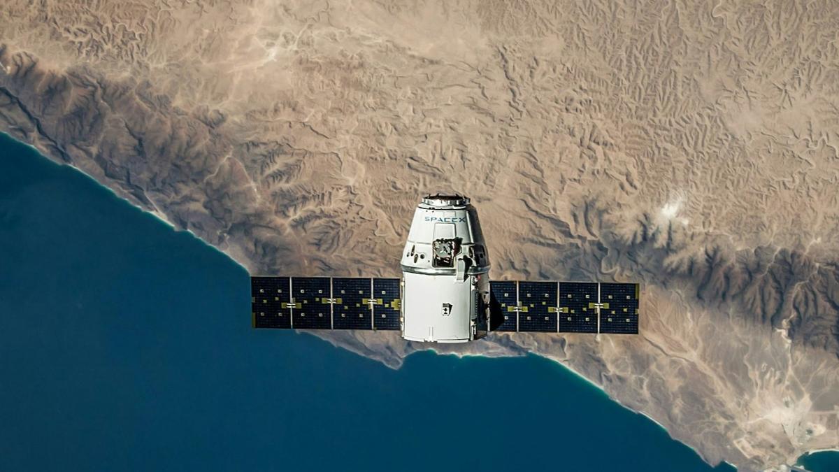 spacex-vbnb52j8trk-unsplash_48427800