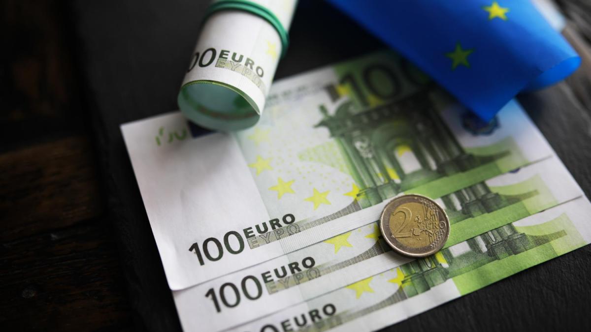 Salariul minim european. Daniel Zamfir a dezvăluit data când va fi impus în România