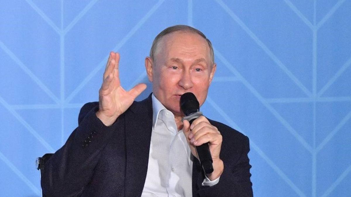 putin-microfon_78274800