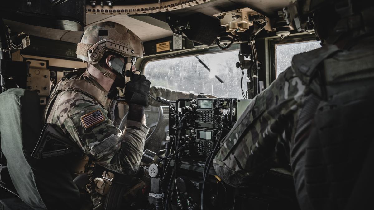 trunet_mounted_radio_79779400