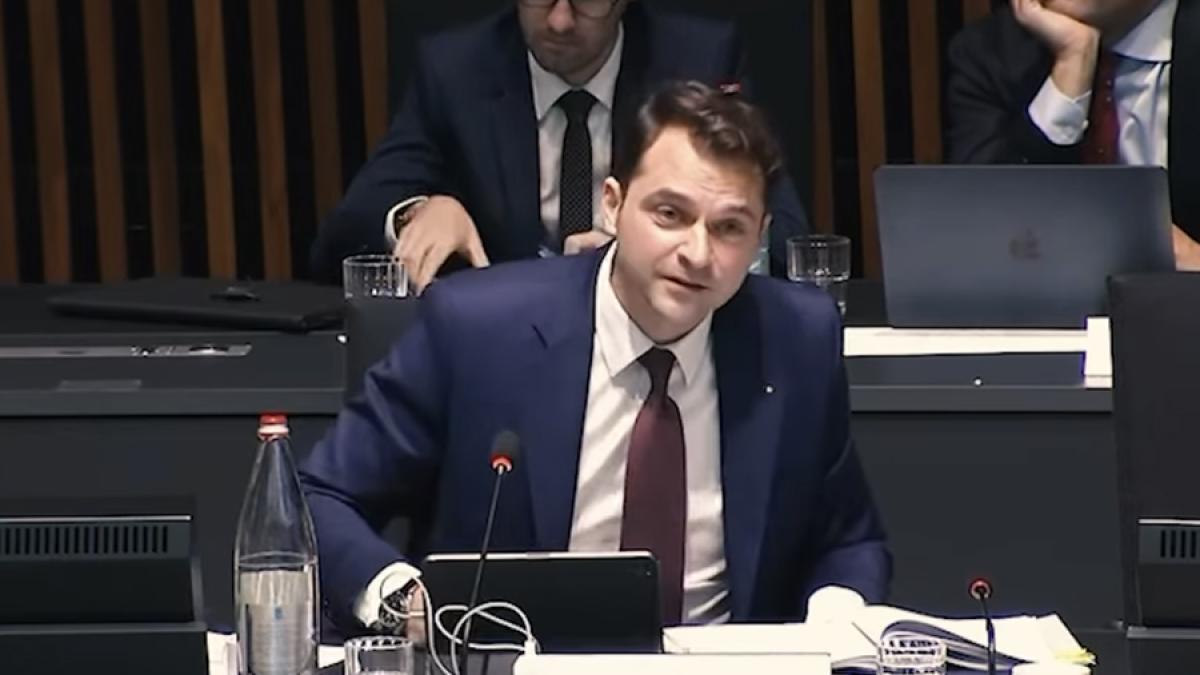 sebastian-burduja_31730400