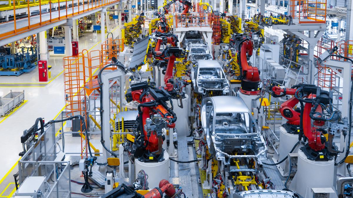assembly-line-production-new-car-automated-welding-car-body-production-line-robotic-arm-car-production-line-is-working-2_71401700
