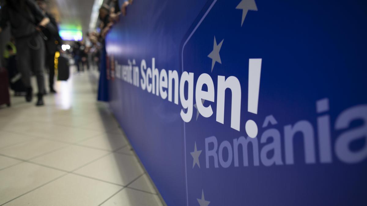 instant_schengen_otopeni_03_inquam_photos_octav_ganea_78857300