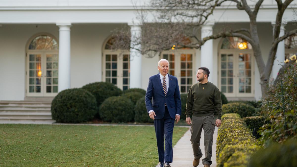 joe-biden-volodimir-zelenski_23509900