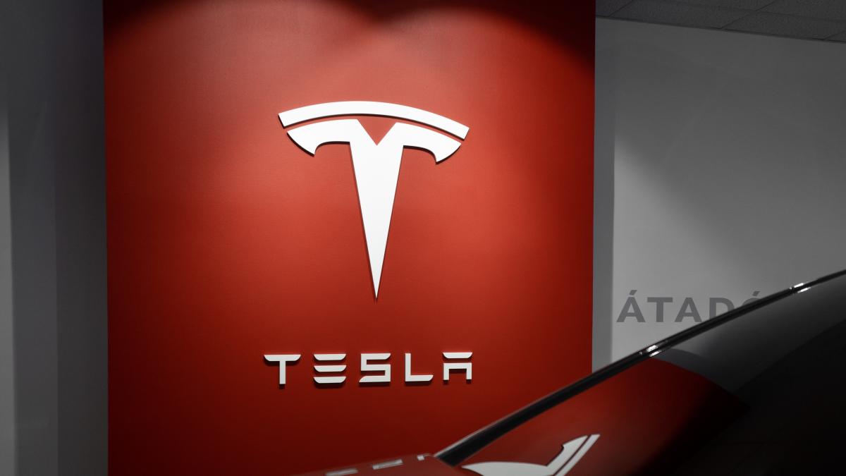 milan-csizmadia-d0v_dqo_xum-unsplash-2_06390200