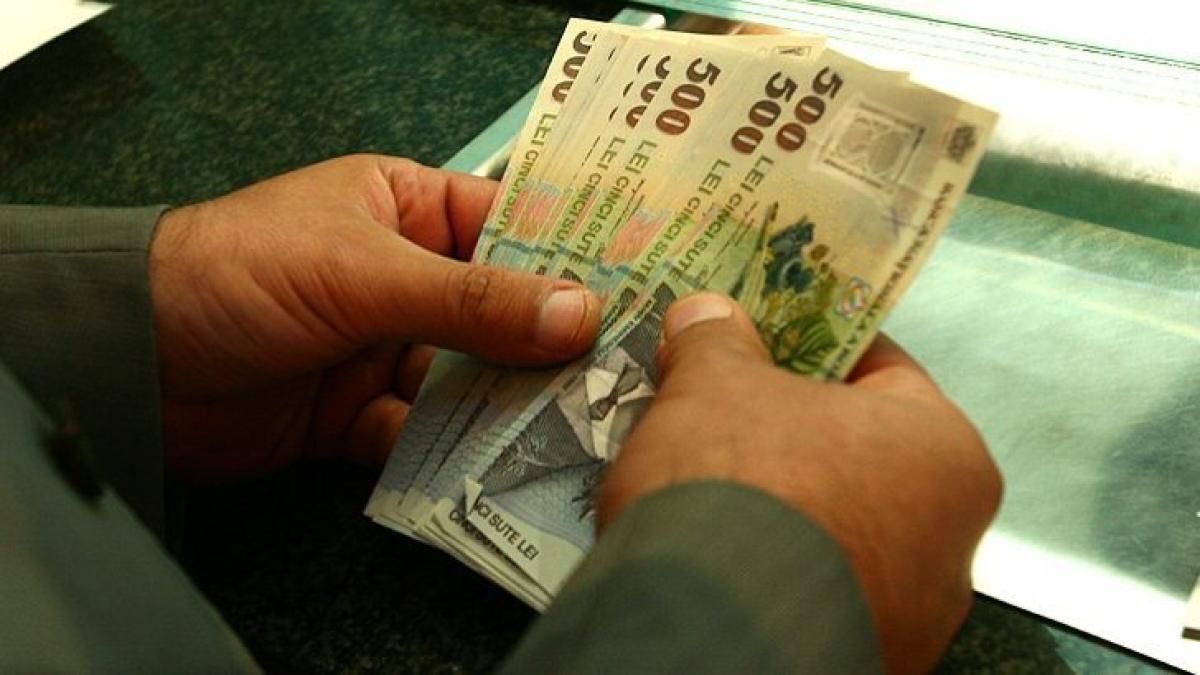 maini_cu_bani_47505000