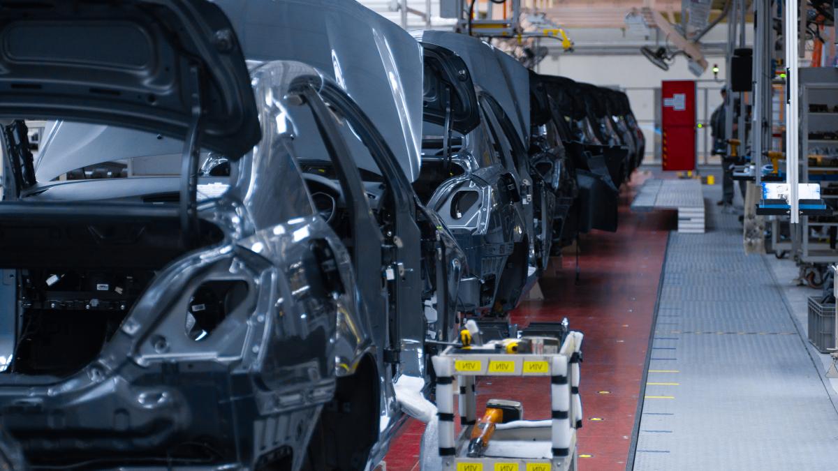 modern-automobile-production-line-automated-production-equipment-shop-assembly-new-modern-cars-way-assembly-car-assembly-line-plant-1_86893800