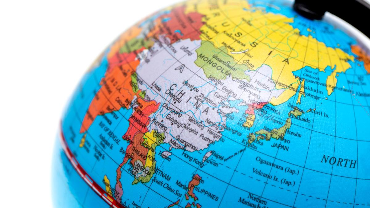 desktop-globe-from-close-view_07302600