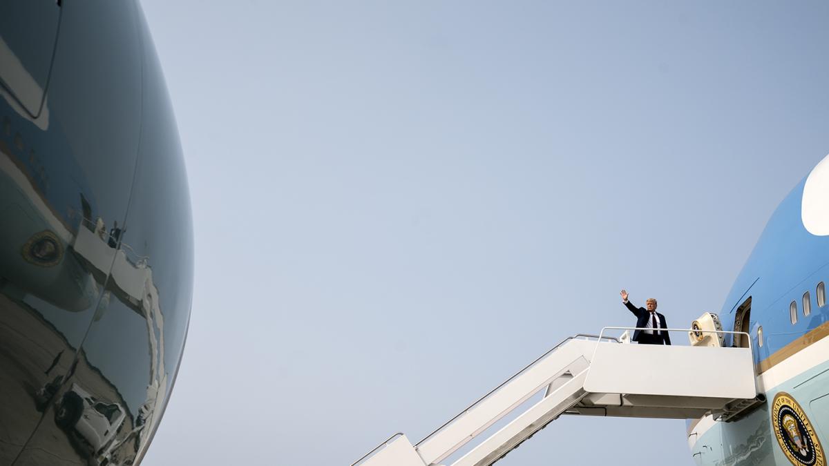 donald-trump-mic_62413700