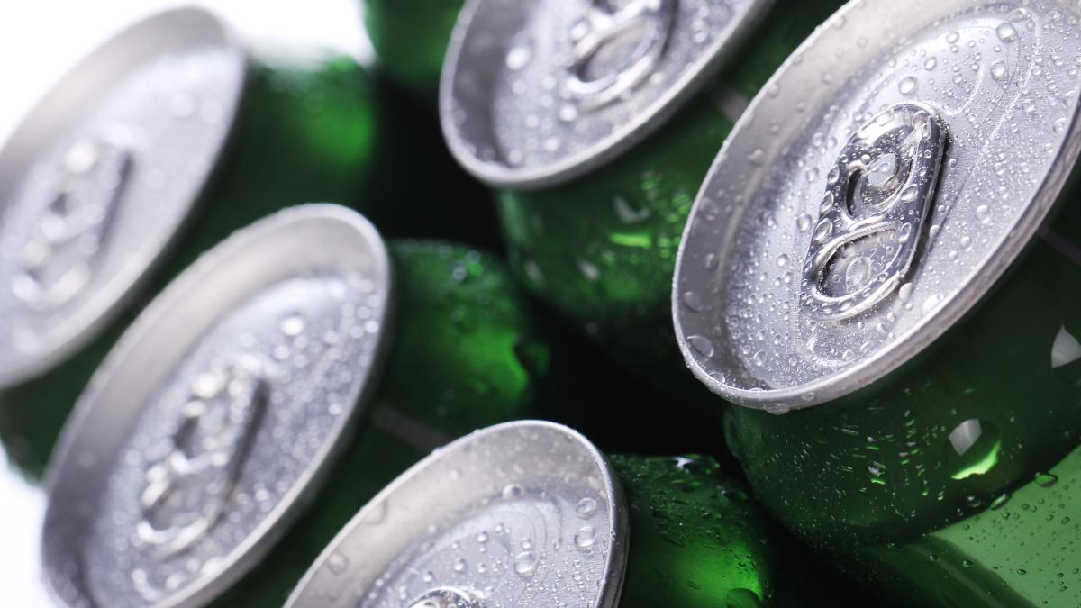 cans-with-cold-drink_39058400