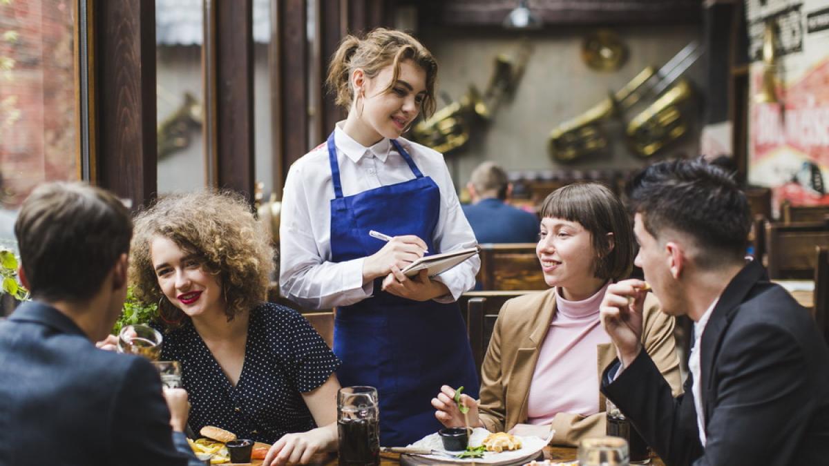 bacsis_restaurant_chelner_07287600