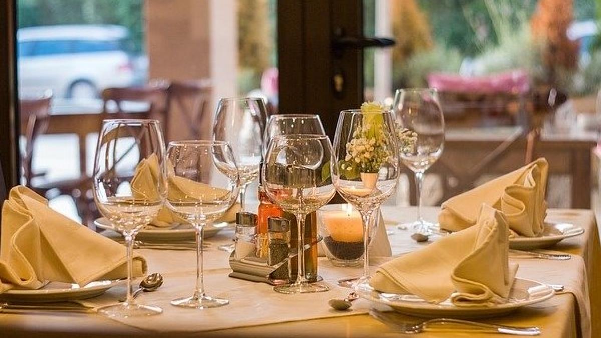 restaurant-449952_640_72590100