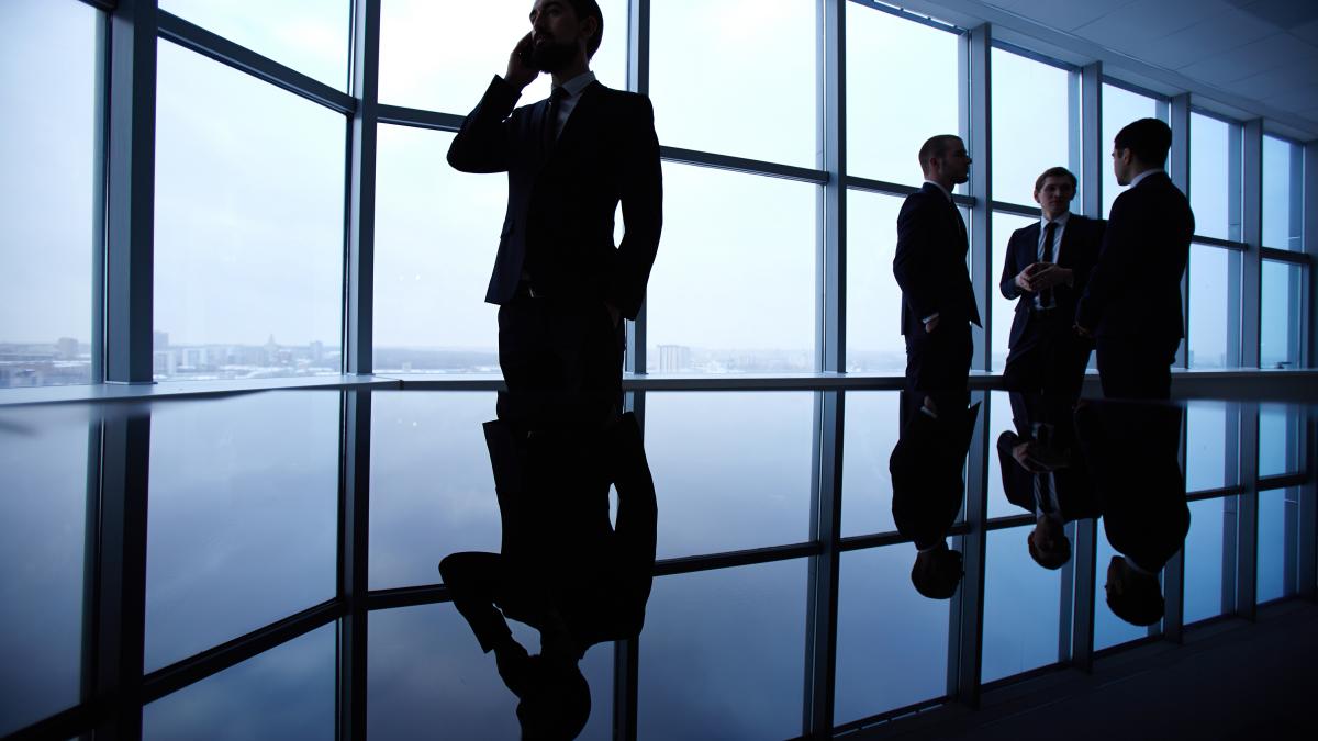 silhouettes-workers-office_51443900