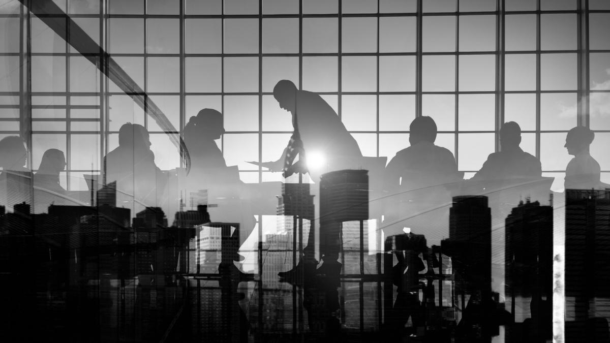 silhouette-business-people-discussion-meeting-cityscape-team-concept_95133700