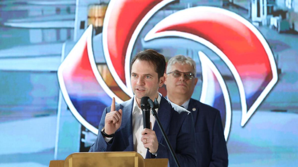 sebastian-burduja_06919100