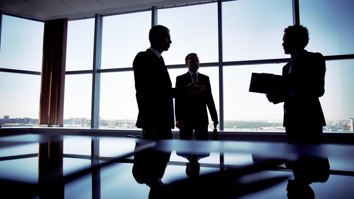 silhouette-executive-holding-clipboard_97234000